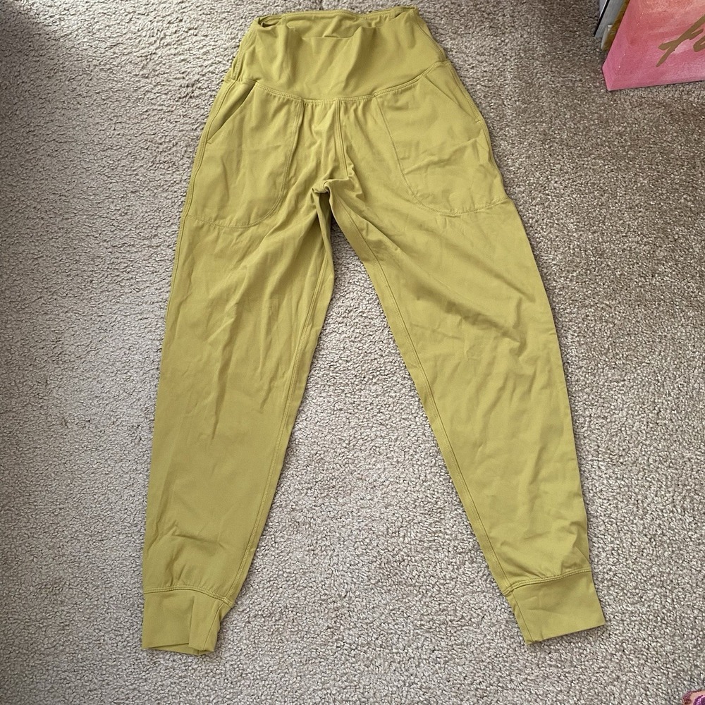 Oalka Women's Athletic Joggers with Pockets Size XS NWOT